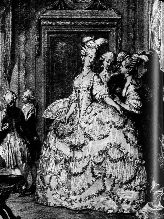 892. Придворная дама королевы, по Ж. Моро Младшему. Около 1777 года. Объемный кринолин эпохи Марии Антуанетты украшают воланы с цветочными гирляндами. 